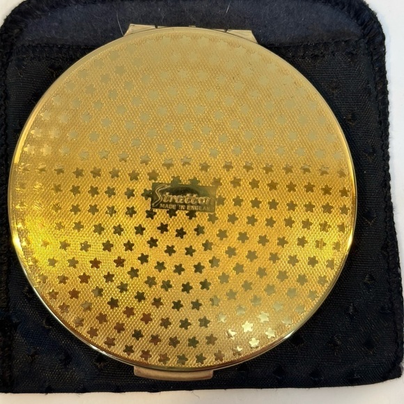 Vintage Stratton England Gold Tone Compact Enamel Ladybug Mirror - Picture 2 of 6